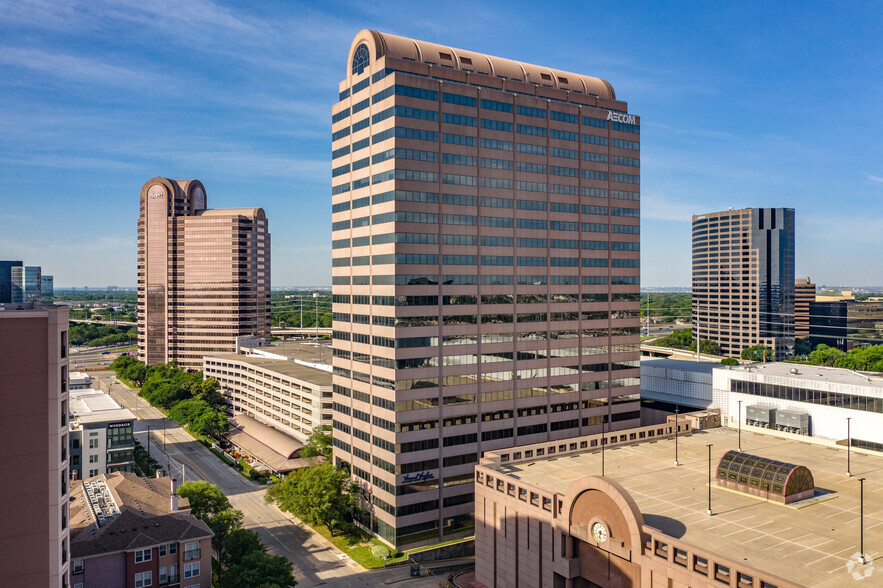 13355 Noel Rd, Dallas, TX en alquiler - Foto del edificio - Imagen 1 de 25