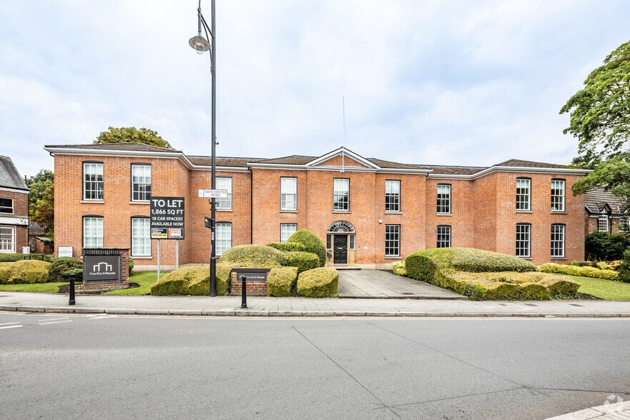 High St, Cheadle en alquiler - Foto del edificio - Imagen 1 de 2