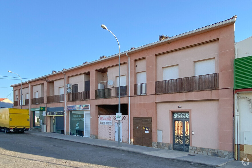 Avenida De Magallanes, 13, Santa Cruz de la Zarza, Toledo en venta - Foto del edificio - Imagen 2 de 2