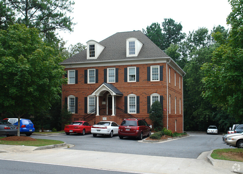 585 Colonial Park Dr, Roswell, GA en venta - Foto del edificio - Imagen 1 de 32