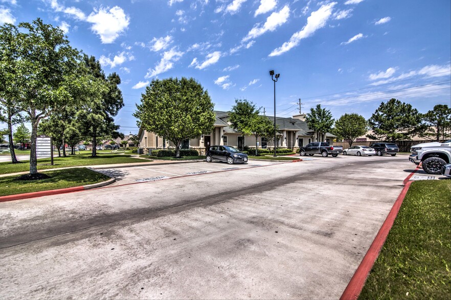 11601 Spring-cypress Rd, Tomball, TX en alquiler - Foto del edificio - Imagen 2 de 23