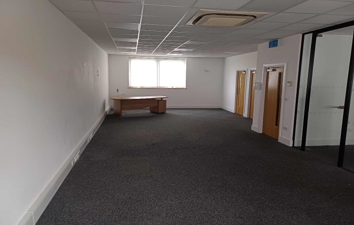 Saxon Way, Corby, NTH NN18 9ES - Unidad 5 - - Foto del interior - Image 1 of 1