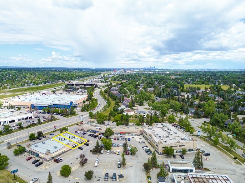 380 Canyon Meadows Dr SE, Calgary, AB en alquiler - Foto del edificio - Imagen 1 de 12