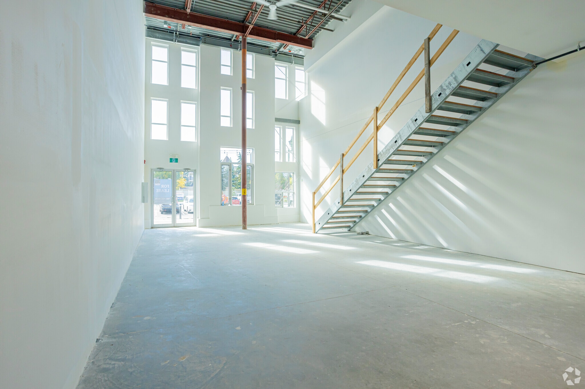 10704 120 St NW, Edmonton, AB en alquiler Foto del interior- Imagen 1 de 2