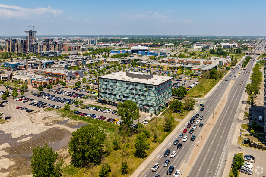 3055 Saint-Martin Boulevard West, Laval, QC en alquiler - Vista aérea - Imagen 2 de 7