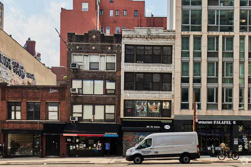 230 Seventh Ave, New York, NY en alquiler - Foto del edificio - Imagen 2 de 3