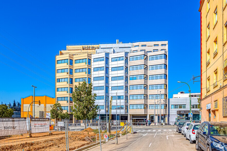 Oficina en Esplugues de Llobregat, Barcelona en alquiler - Foto del edificio - Imagen 2 de 3