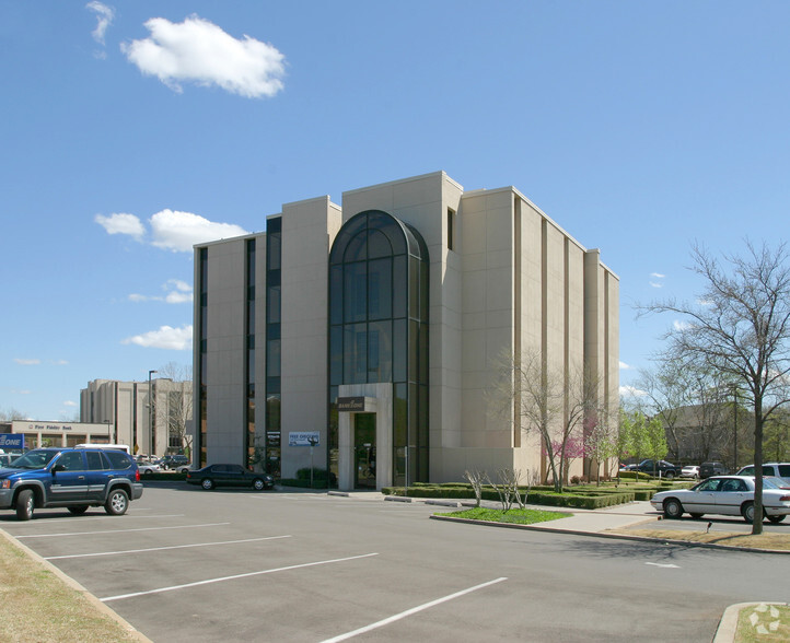 1200 NW 63rd St, Oklahoma City, OK en alquiler - Foto del edificio - Imagen 2 de 13