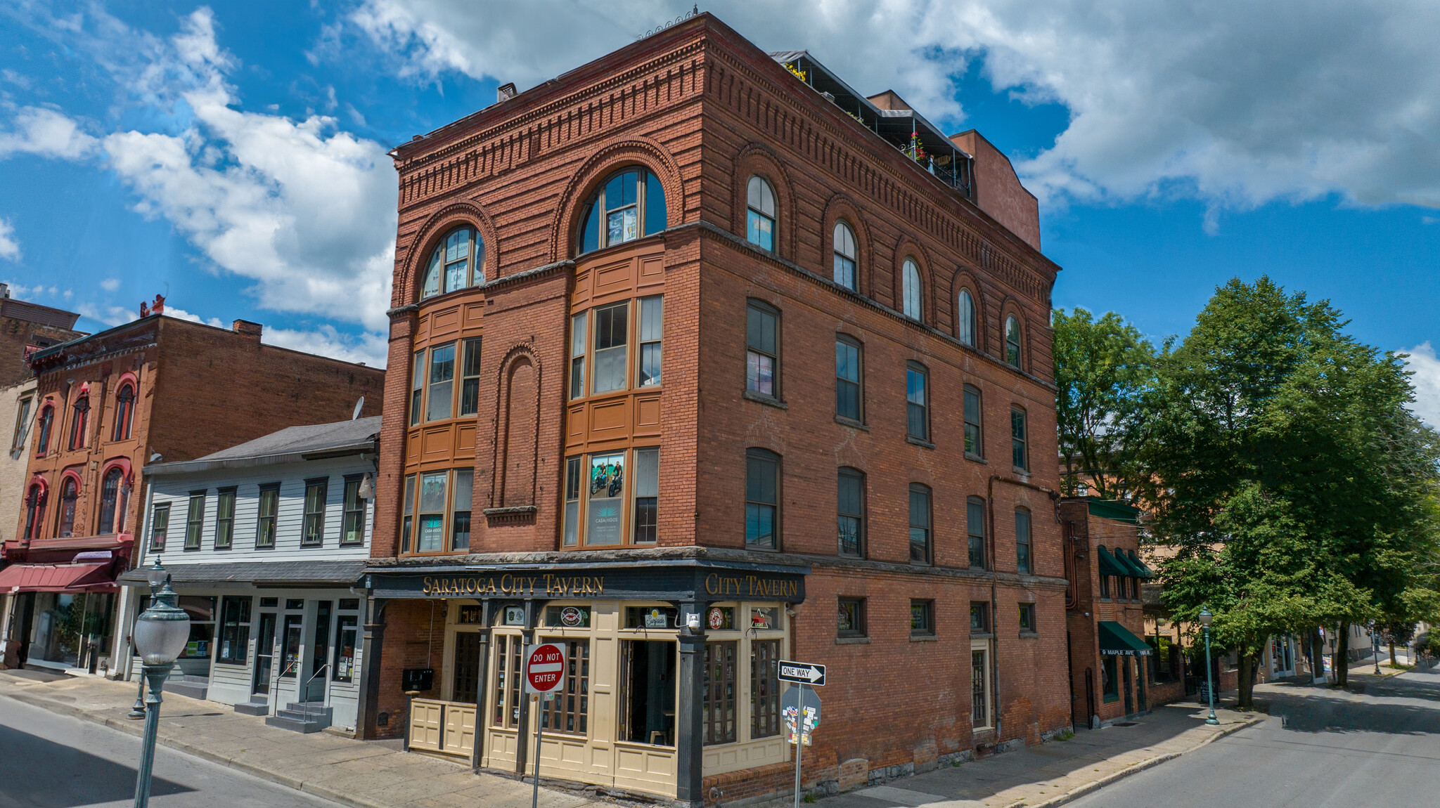 19-21 Caroline St, Saratoga Springs, NY en venta Foto del edificio- Imagen 1 de 19