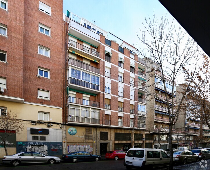 Calle Martín de Vargas, 3, Madrid, Madrid en venta - Foto del edificio - Imagen 2 de 4