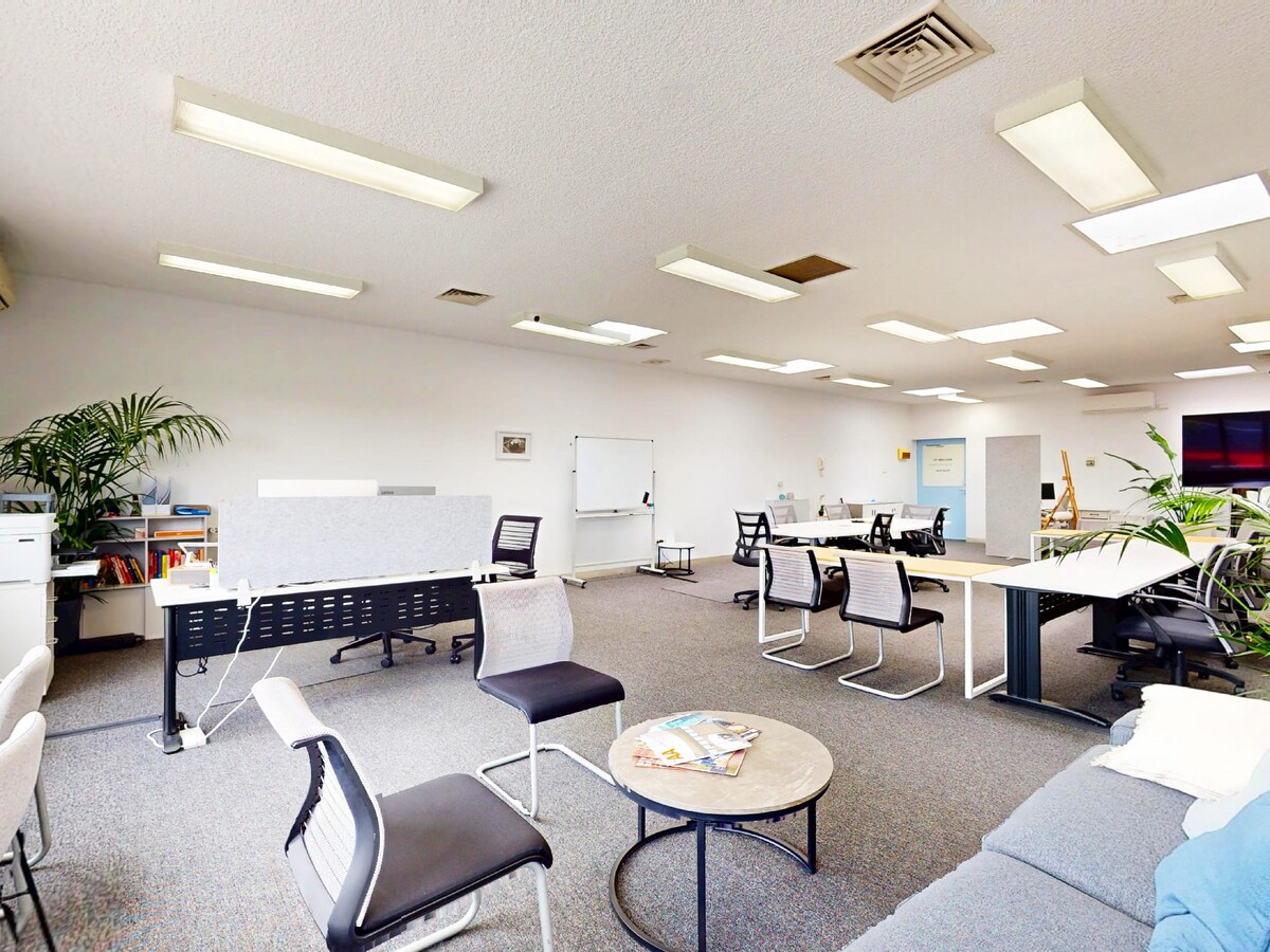 83-87 Main St, Greensborough, VIC 3088 - Unidad 6 - - Foto del interior - Image 2 of 7