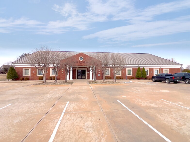 1015 E Broadway St, Altus, OK en alquiler - Foto del edificio - Imagen 1 de 13