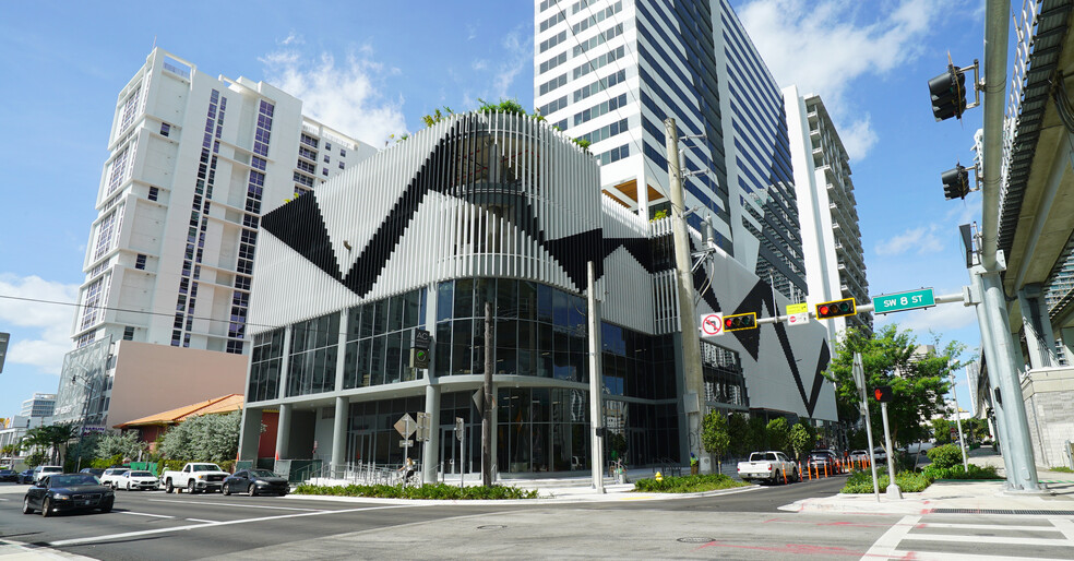 115 SW 8th St, Miami, FL en alquiler - Foto del edificio - Imagen 3 de 8