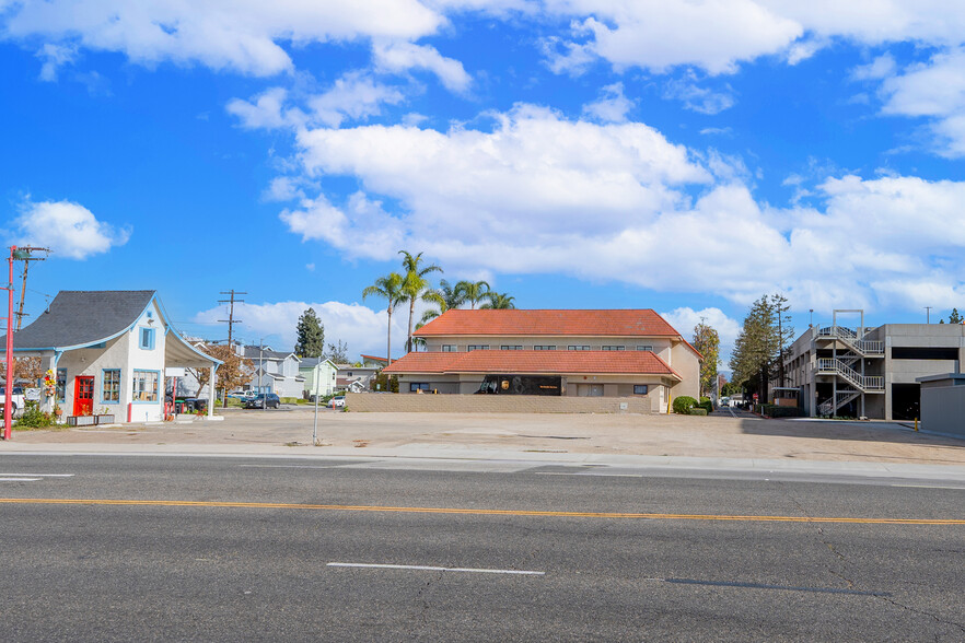 305 S Main St, Orange, CA en alquiler - Foto del edificio - Imagen 2 de 13