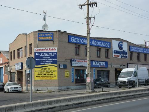 Más detalles de Calle Sierra Nevada, 2, Humanes de Madrid - Nave en venta