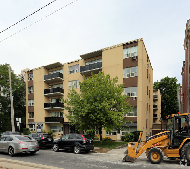 300 St Clair Ave W, Toronto, ON en alquiler - Foto del edificio - Imagen 2 de 18