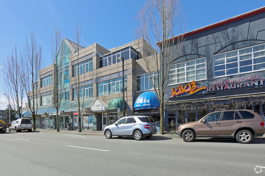 1959 152nd St, Surrey, BC en alquiler - Foto del edificio - Imagen 2 de 11