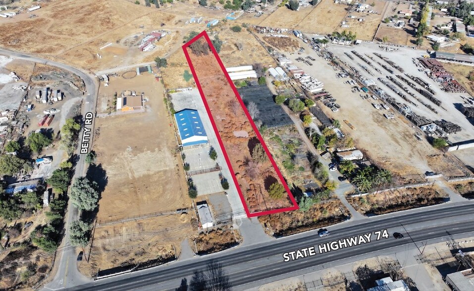 24861 State Highway 74, Perris, CA en venta - Foto del edificio - Imagen 1 de 16