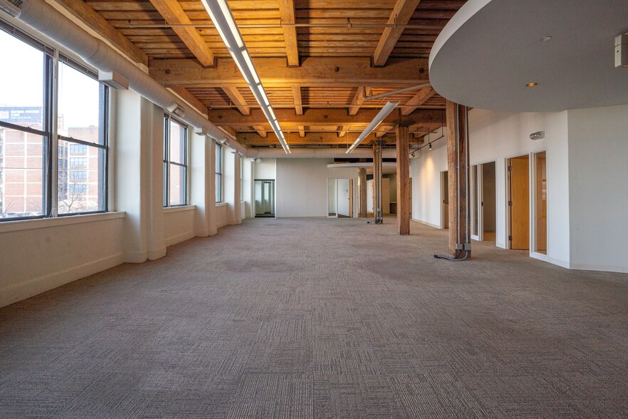 425 W Lakeside Ave, Cleveland, OH en alquiler - Foto del interior - Imagen 3 de 8