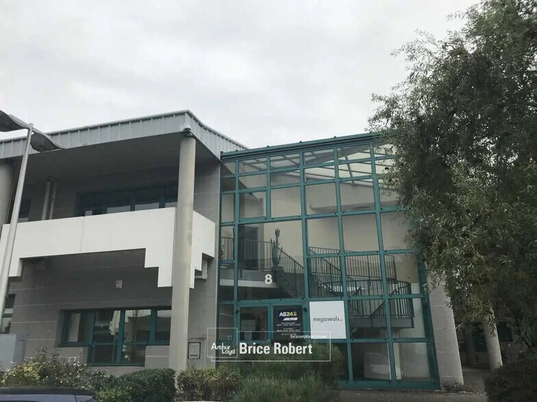 Flex en Bron en alquiler - Foto del edificio - Imagen 2 de 8