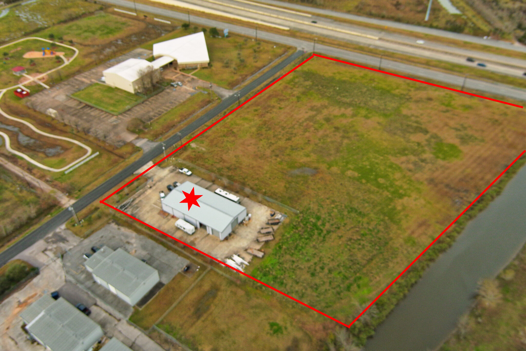 1070 N Pine Rd, Texas City, TX en venta Vista aérea- Imagen 1 de 15