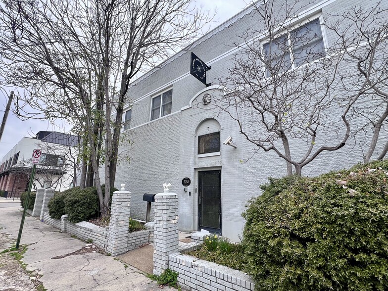 2258 Young Ave, Memphis, TN en venta - Foto del edificio - Imagen 1 de 67