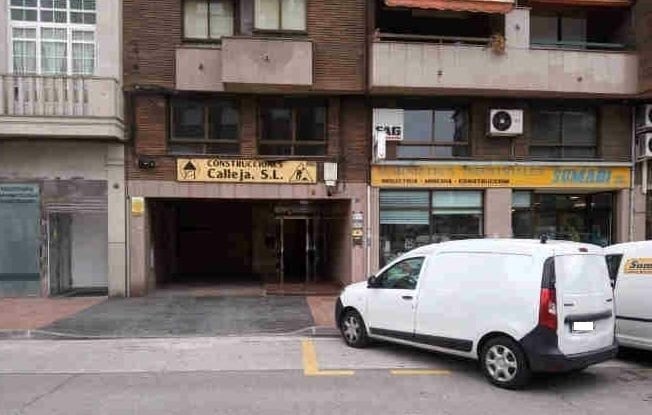 Local en Ponferrada, León en venta - Foto del edificio - Imagen 3 de 11