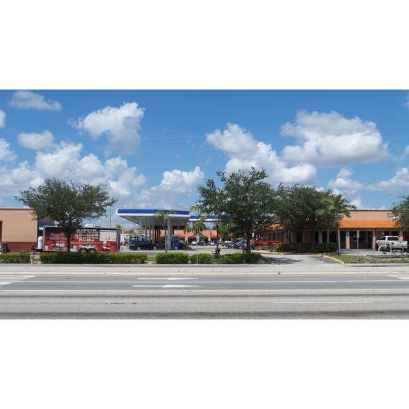 2700-2798 NW 167th St, Opa Locka, FL en alquiler - Foto del edificio - Imagen 2 de 10