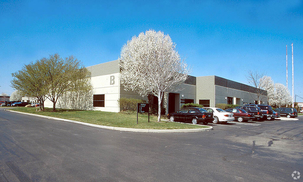 2323-2329 Westbrooke Dr, Columbus, OH en alquiler - Foto del edificio - Imagen 2 de 9