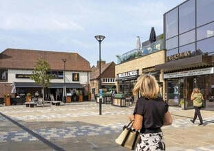 Piries Pl, Horsham en alquiler Foto del edificio- Imagen 2 de 4