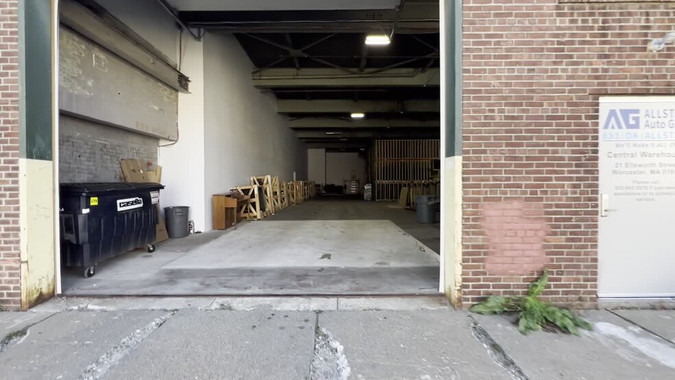 21 Ellsworth St, Worcester, MA en alquiler - Vídeo de anuncio comercial - Imagen 2 de 17