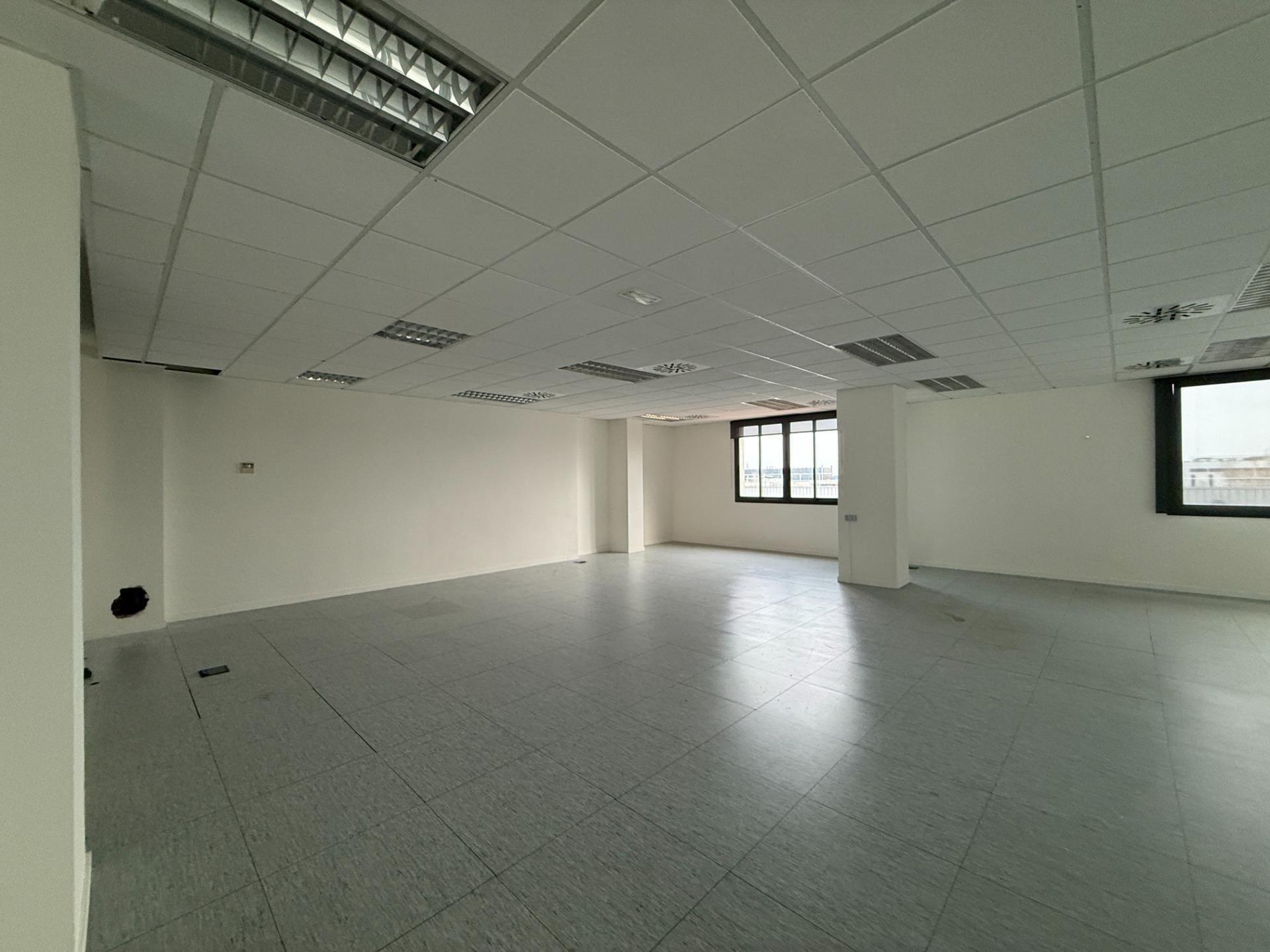 Oficina en L'Hospitalet de Llobregat, Barcelona en alquiler Foto del interior- Imagen 1 de 11