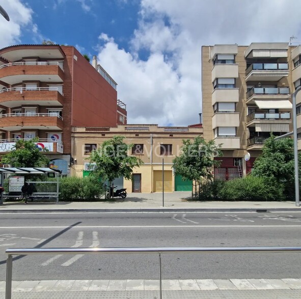 Edificio residencial en Viladecans, Barcelona en venta - Foto del edificio - Imagen 3 de 3