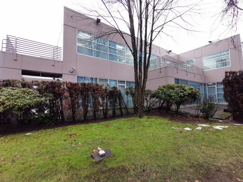 3871 N Fraser Way, Burnaby, BC en venta - Foto del edificio - Imagen 3 de 46