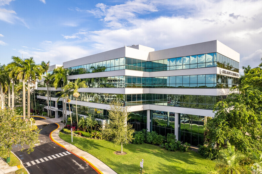 600 N Pine Island Rd, Plantation, FL en alquiler - Foto del edificio - Imagen 1 de 17