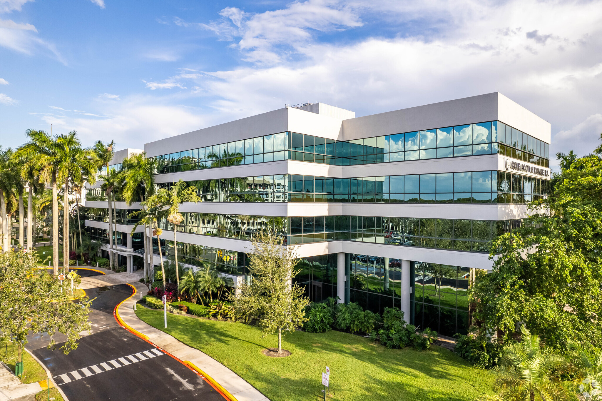 600 N Pine Island Rd, Plantation, FL en alquiler Foto del edificio- Imagen 1 de 18