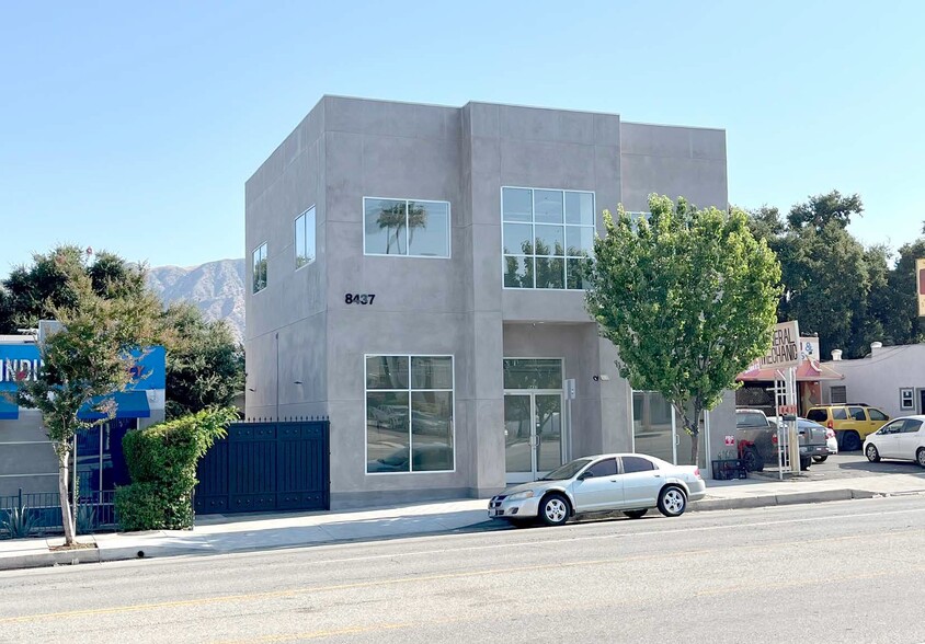 8435-8437 Foothill Blvd, Sunland, CA en alquiler - Foto del edificio - Imagen 1 de 12