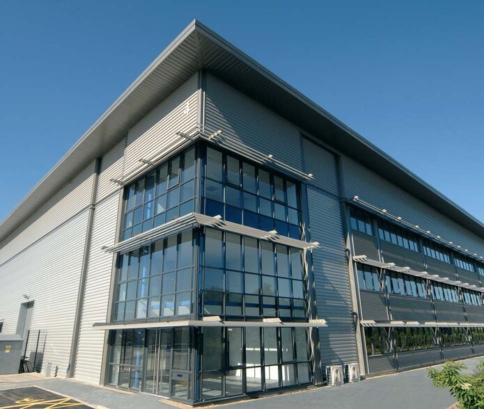 6 Mollison Ave, Waltham Cross en alquiler - Foto del edificio - Imagen 2 de 11