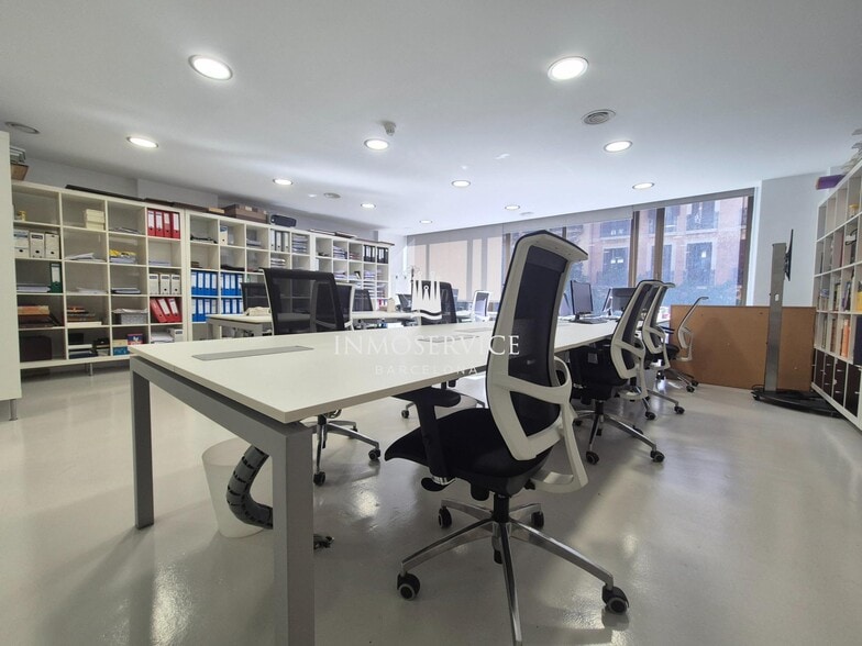 Edificio residencial en Barcelona, Barcelona en venta - Foto del interior - Imagen 3 de 17