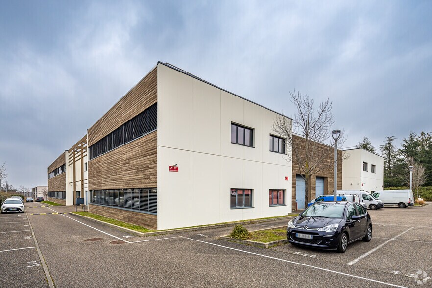 Flex en Saint-Priest en alquiler - Foto del edificio - Imagen 2 de 2