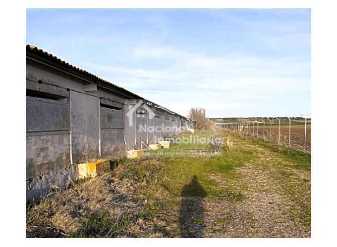 Naves en Tolocirio, Segovia en venta - Foto del edificio - Imagen 2 de 4