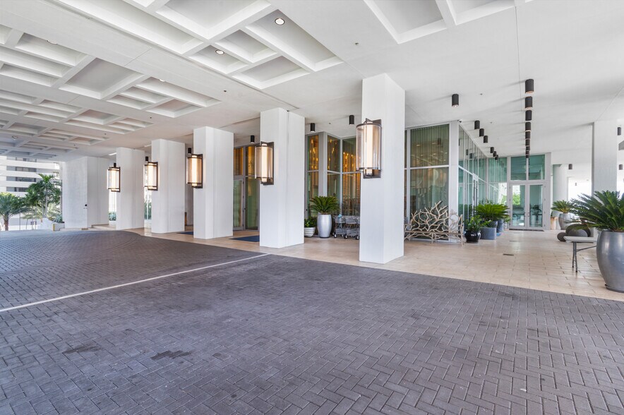 2955 NE 7th Ave, Miami, FL en venta - Foto del edificio - Imagen 3 de 58
