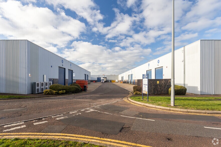 13-27 Clarke Rd, Milton Keynes en alquiler - Foto del edificio - Imagen 2 de 9