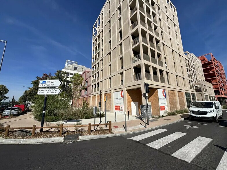 Local en Bordeaux en venta - Foto del edificio - Imagen 2 de 10