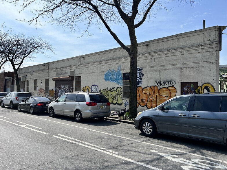 825 Garrison Ave, Bronx, NY en alquiler - Foto del edificio - Imagen 3 de 8