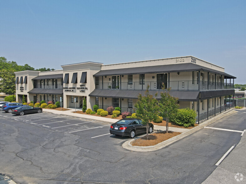 2102 N Elm St, Greensboro, NC en alquiler - Foto del edificio - Imagen 1 de 6