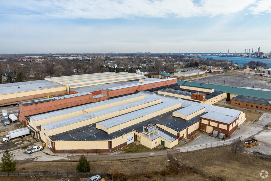 2500 Moak St, Port Huron, MI en alquiler - Foto del edificio - Imagen 1 de 12