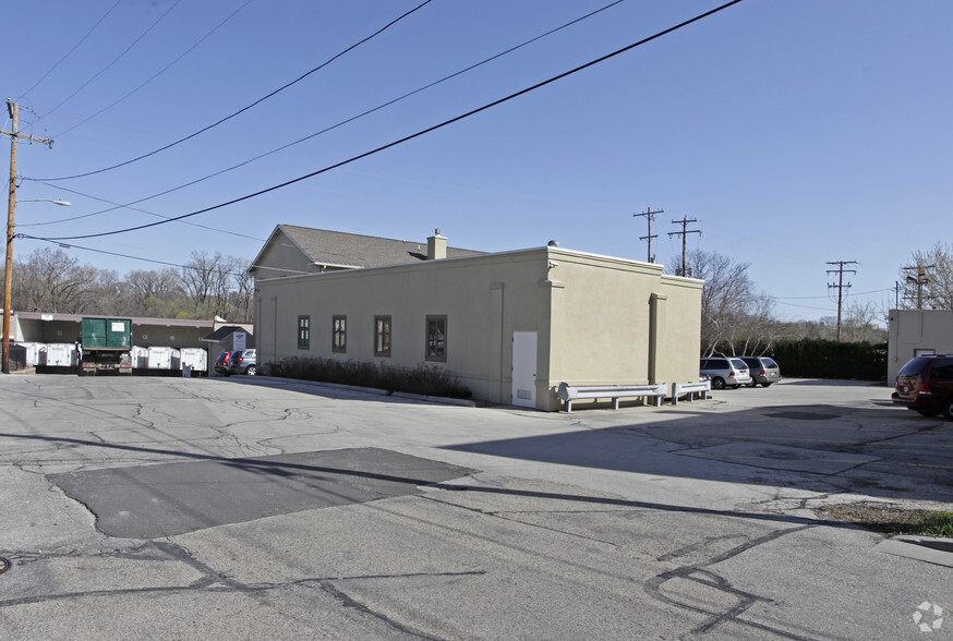 1300 Glenview Pl, Wauwatosa, WI en alquiler - Foto del edificio - Imagen 2 de 6