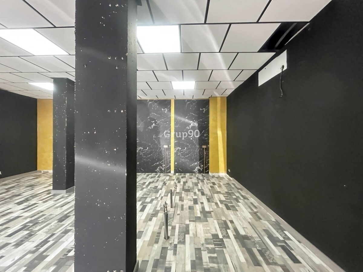 Lleida, LER 25001 - Unidad - - - Foto del interior - Image 2 of 8