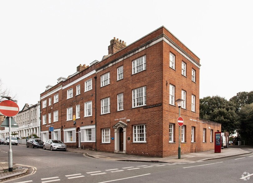 24 Southernhay East, Exeter en alquiler - Foto del edificio - Imagen 3 de 4